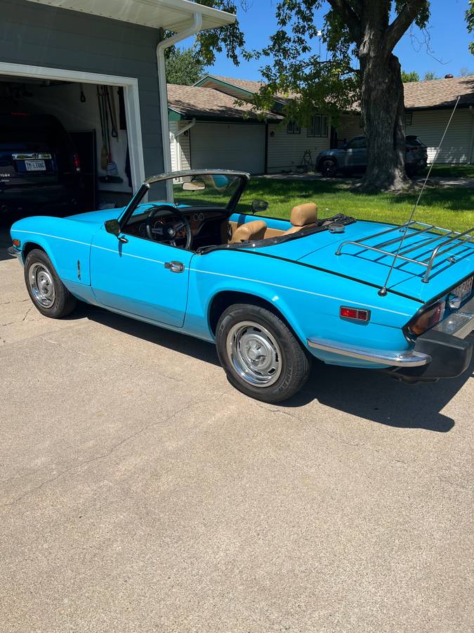 Triumph-spitfire-1976-blue-3