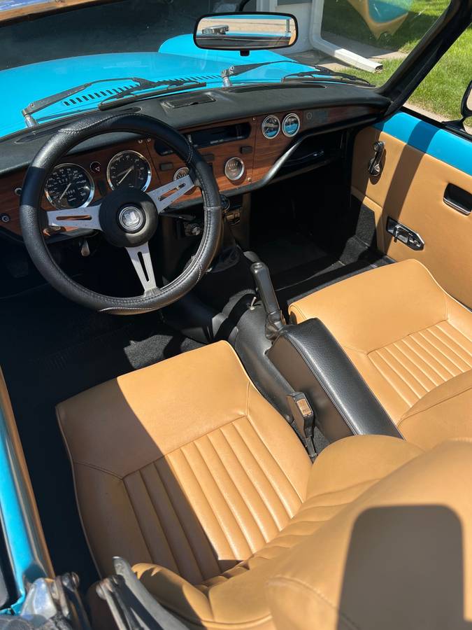 Triumph-spitfire-1976-blue-5