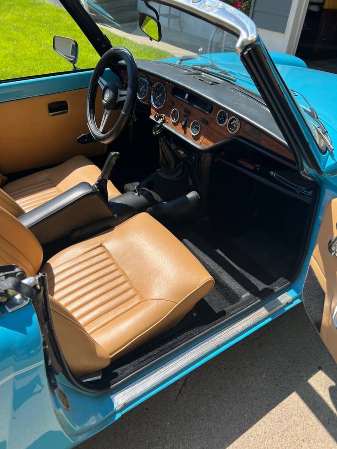 Triumph-spitfire-1976-blue-7