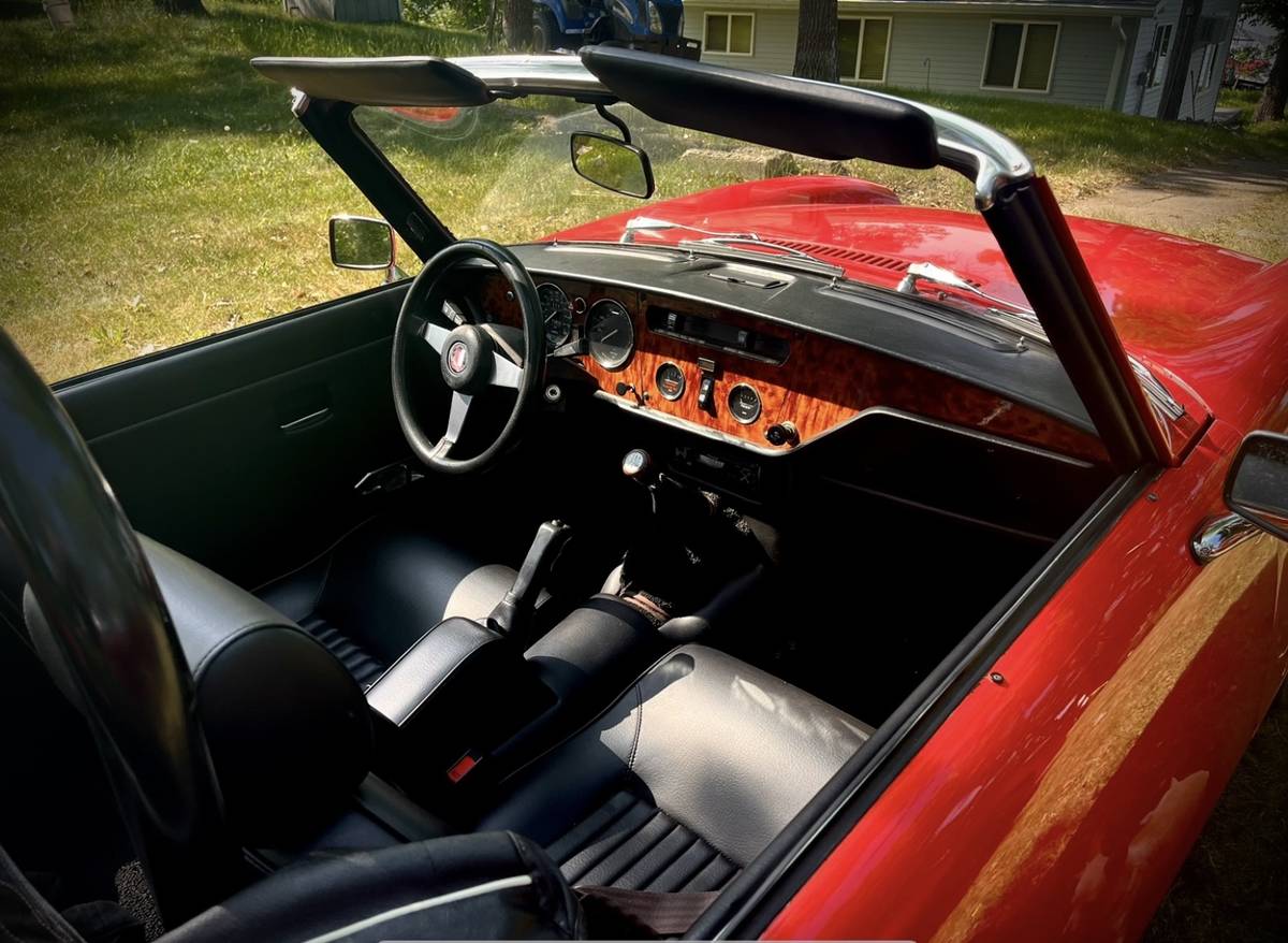 Triumph-spitfire-1977-red-6