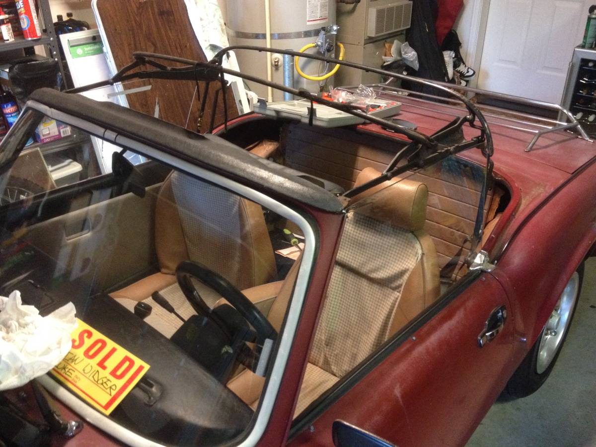 Triumph-spitfire-1979-red-17