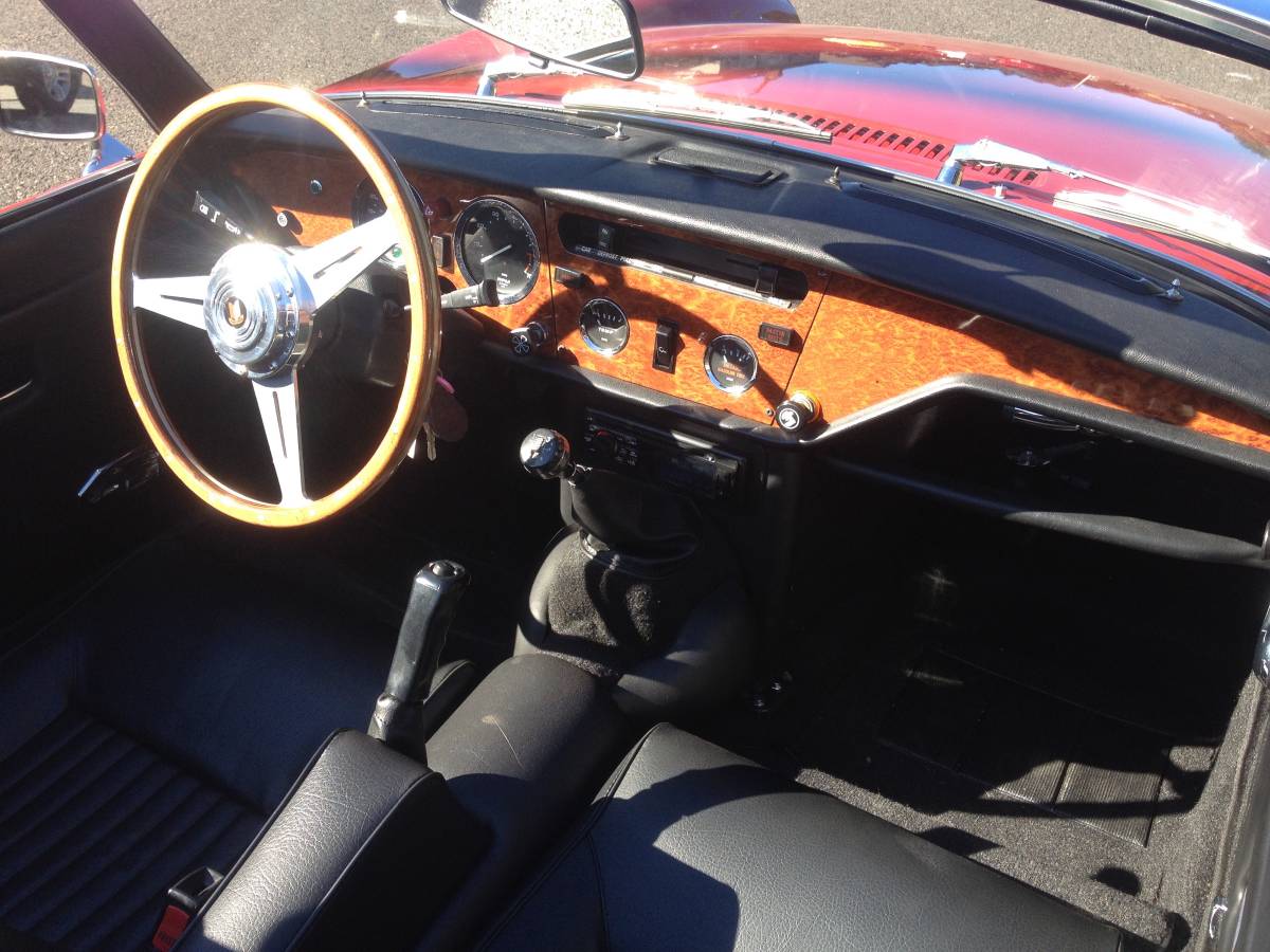 Triumph-spitfire-1979-red-4