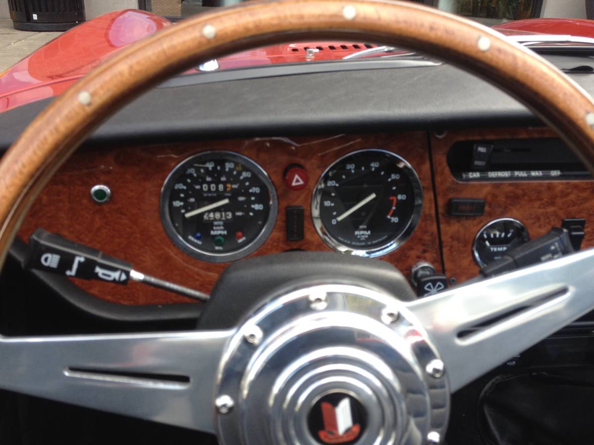 Triumph-spitfire-1979-red-5