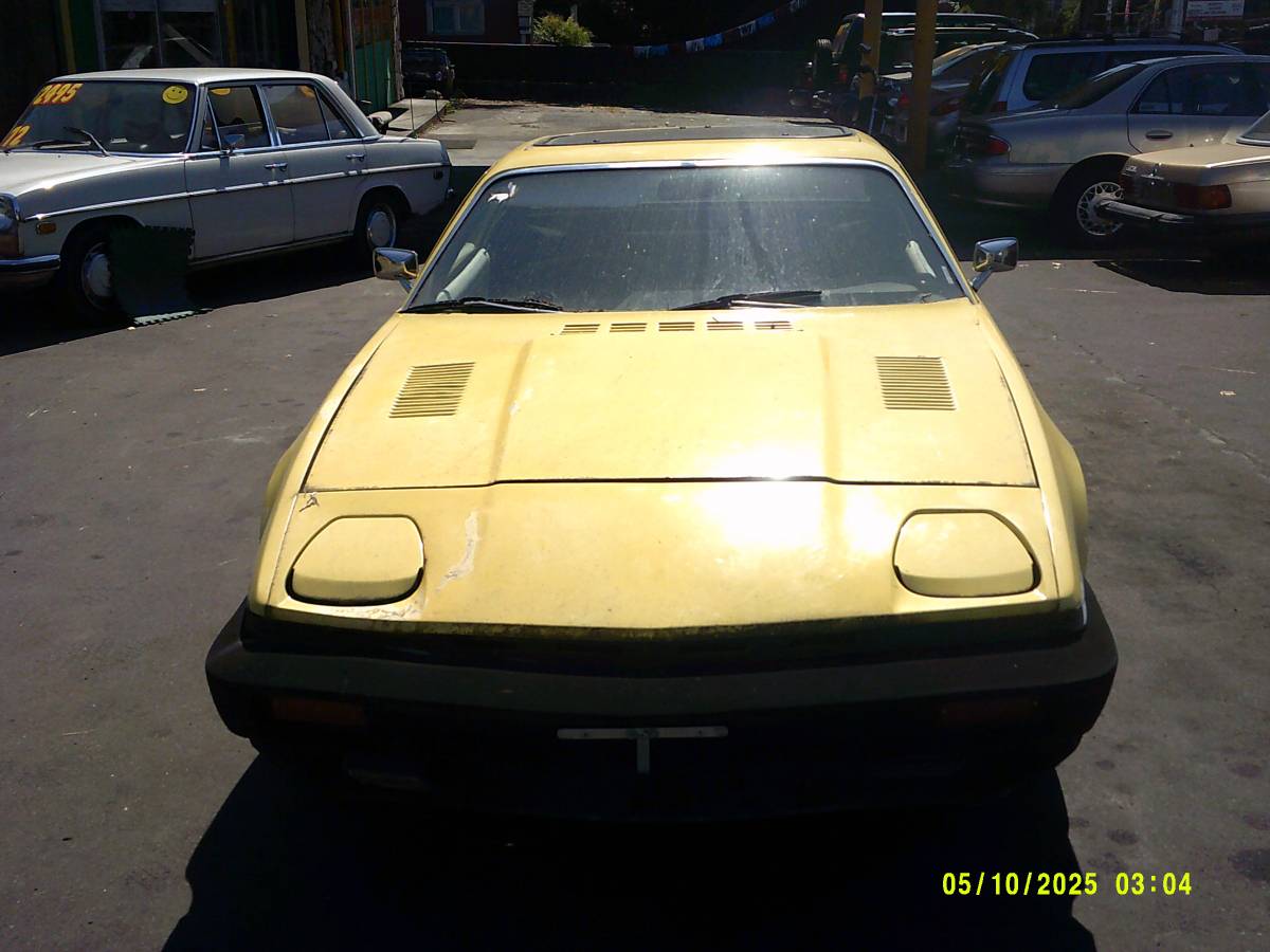 Triumph-tr-7-1976-1