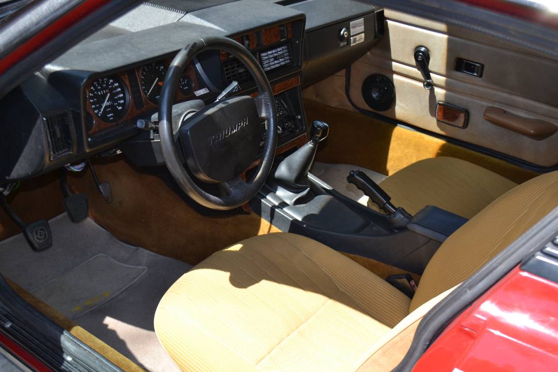 Triumph-tr-7-victory-edition-1976-red-10
