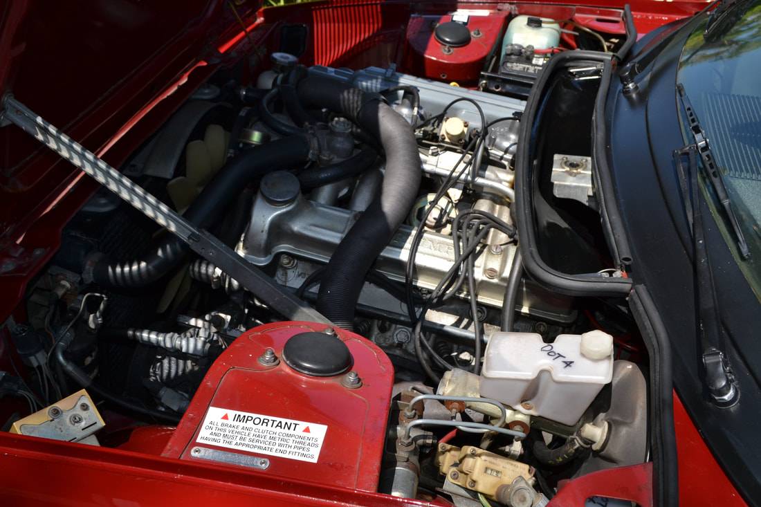 Triumph-tr-7-victory-edition-1976-red-11