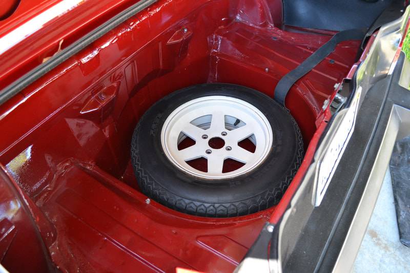 Triumph-tr-7-victory-edition-1976-red-16