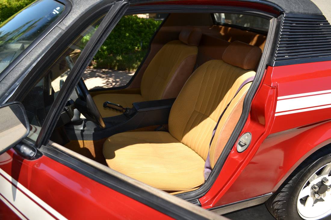 Triumph-tr-7-victory-edition-1976-red-4