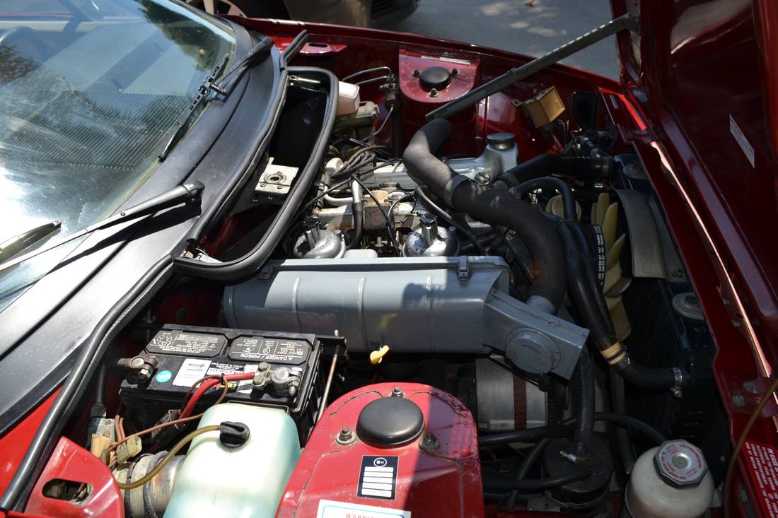 Triumph-tr-7-victory-edition-1976-red-9