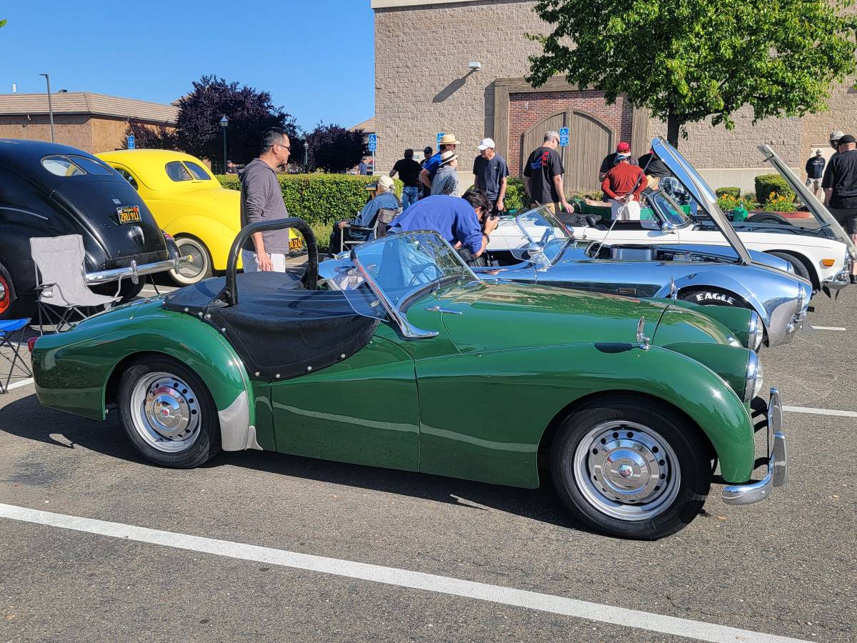 Triumph-tr2-1954-green-1
