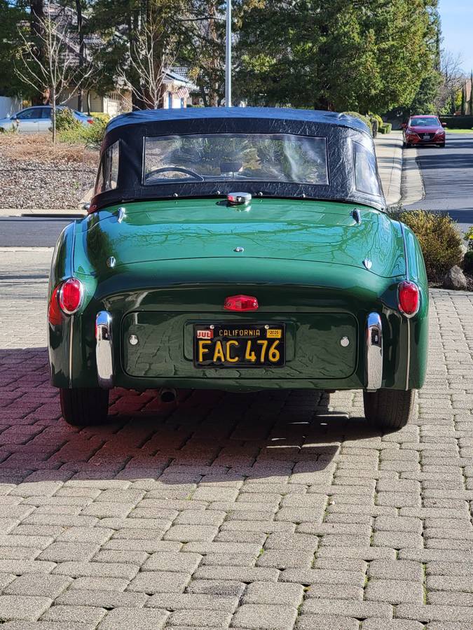 Triumph-tr2-1954-green-10