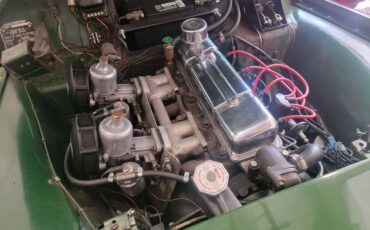 Triumph-tr2-1954-green-16