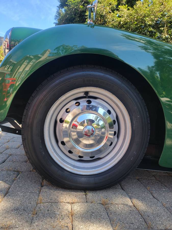 Triumph-tr2-1954-green-17