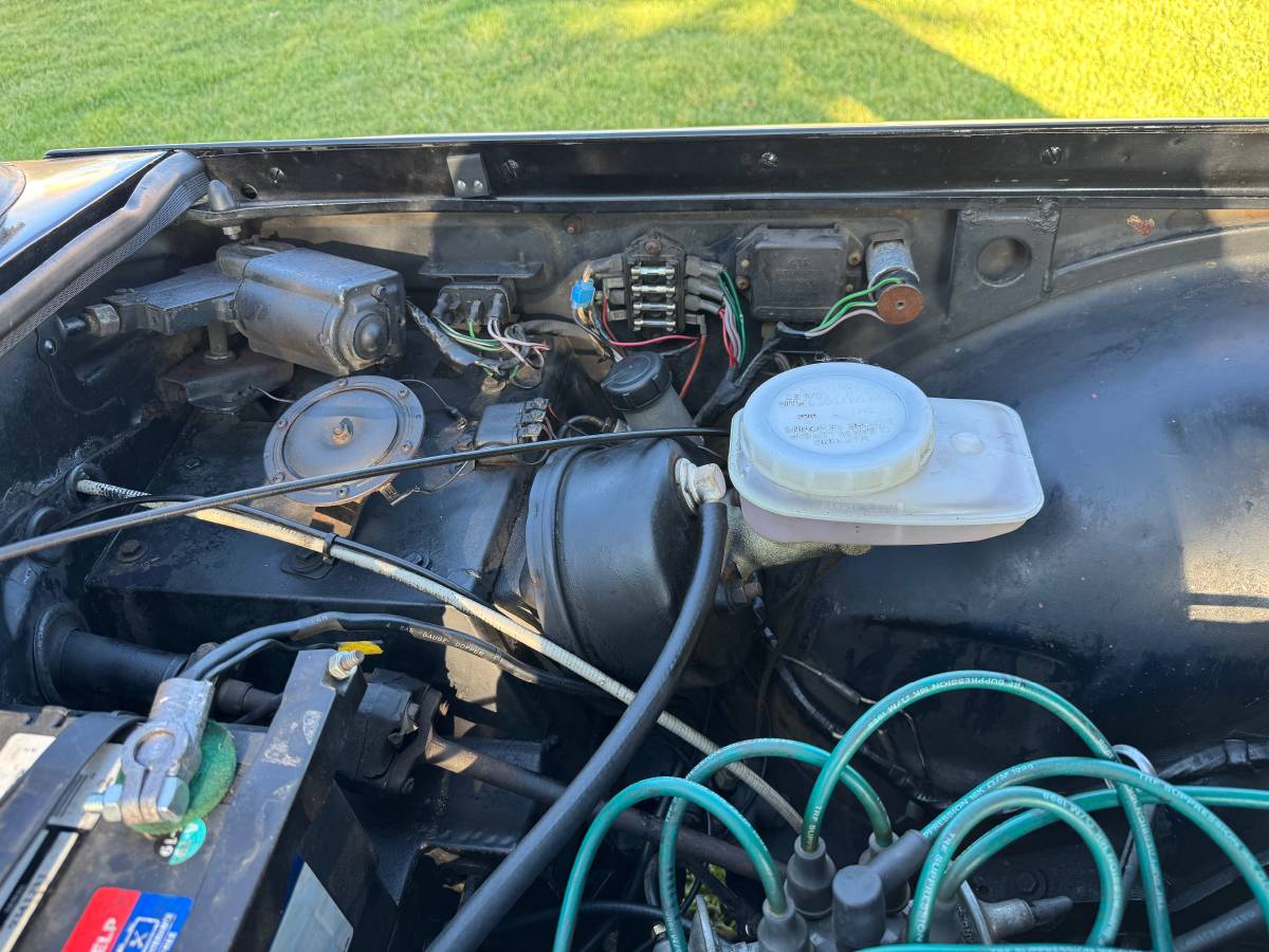 Triumph-tr250-1968-black-14