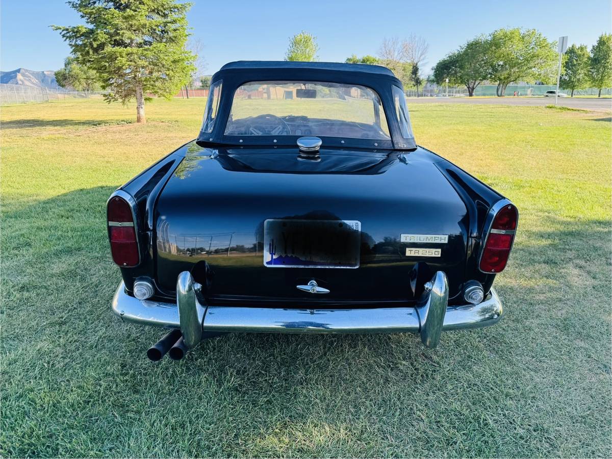 Triumph-tr250-1968-black-20