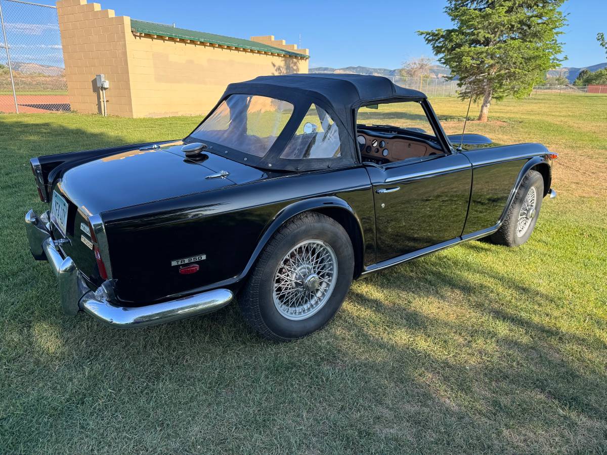 Triumph-tr250-1968-black-21