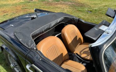 Triumph-tr250-1968-black-7