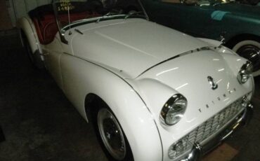 Triumph-tr3b-roadster-1962-white-12