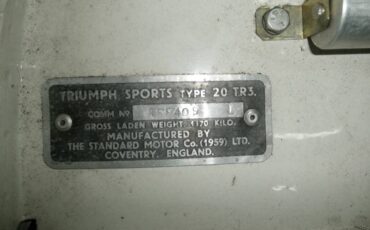 Triumph-tr3b-roadster-1962-white-9