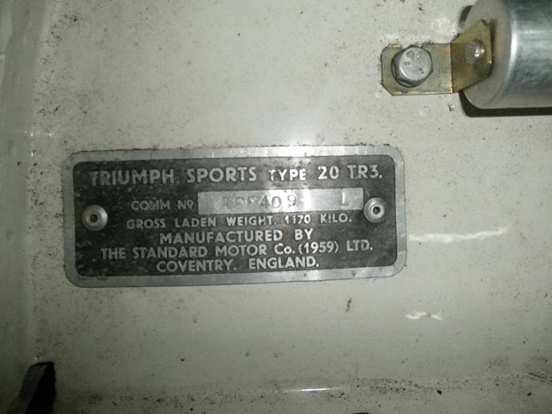 Triumph-tr3b-roadster-1962-white-9