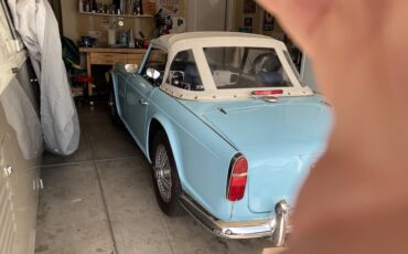 Triumph-tr4-1962-blue-1