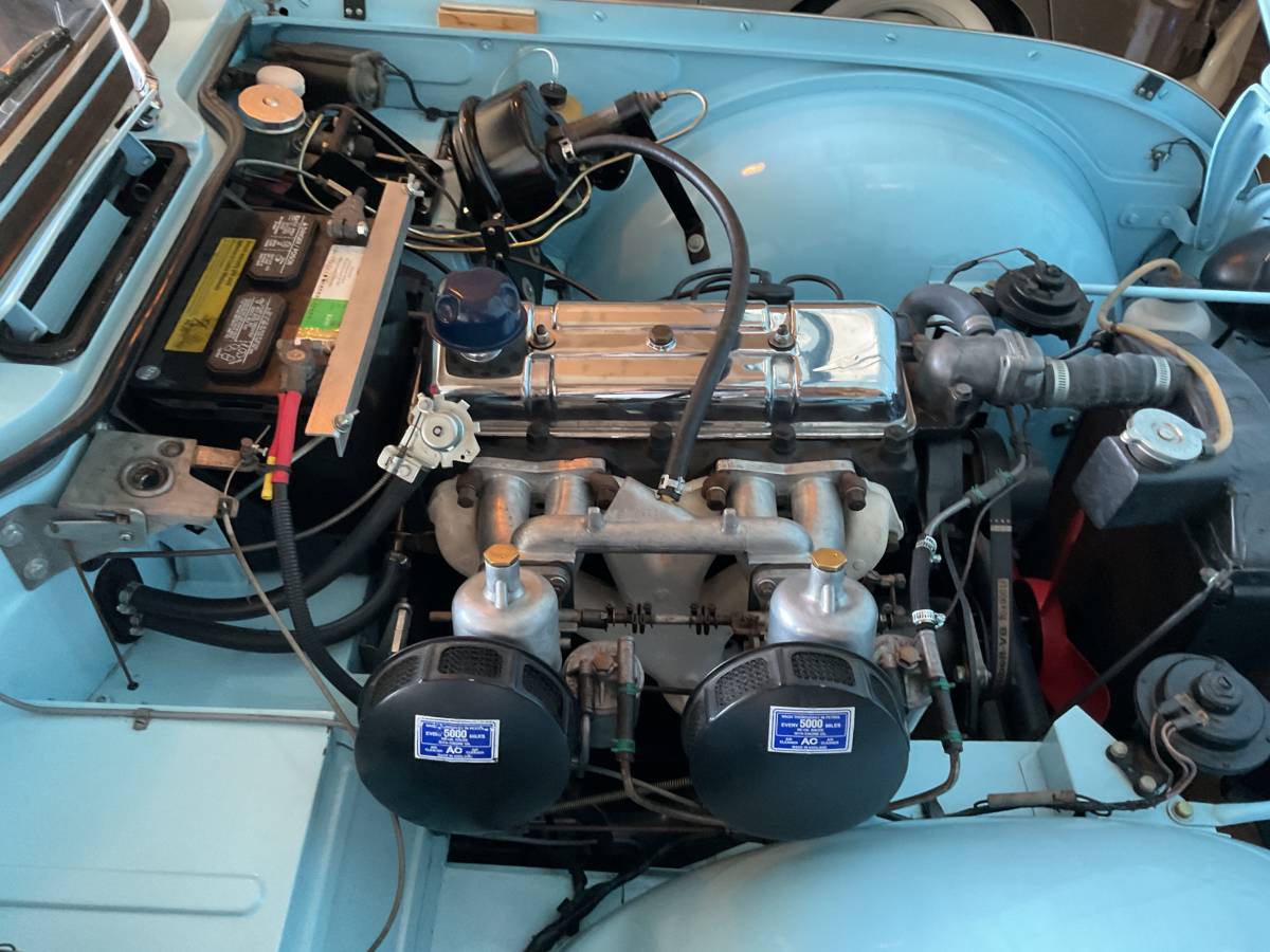 Triumph-tr4-1962-blue-10