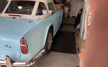 Triumph-tr4-1962-blue-2