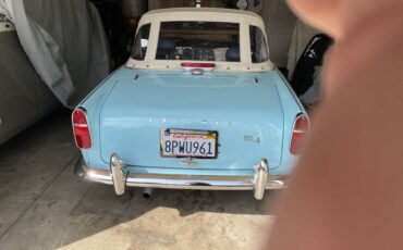 Triumph-tr4-1962-blue-3