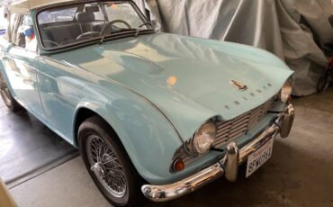 Triumph-tr4-1962-blue