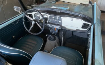 Triumph-tr4-1962-blue-4