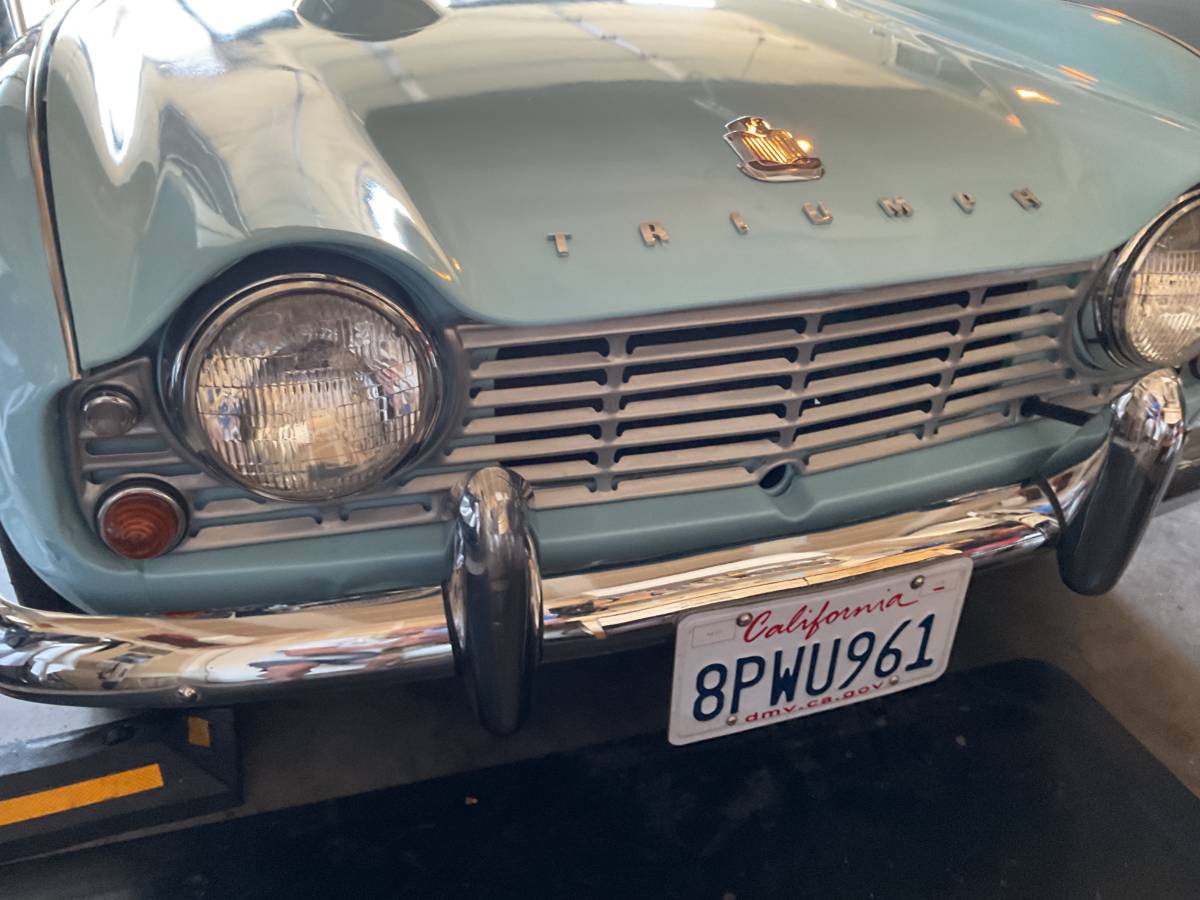 Triumph-tr4-1962-blue-9