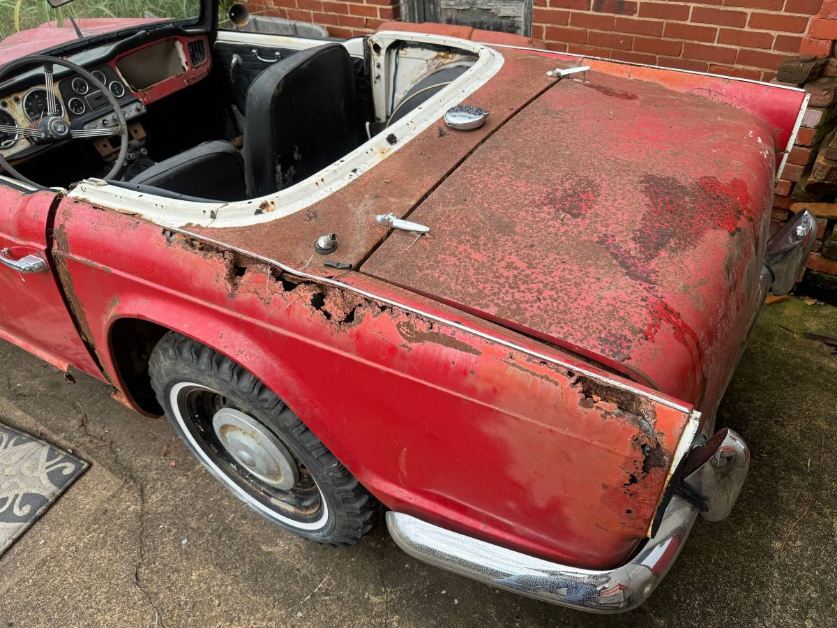 Triumph-tr4-1963-red-1