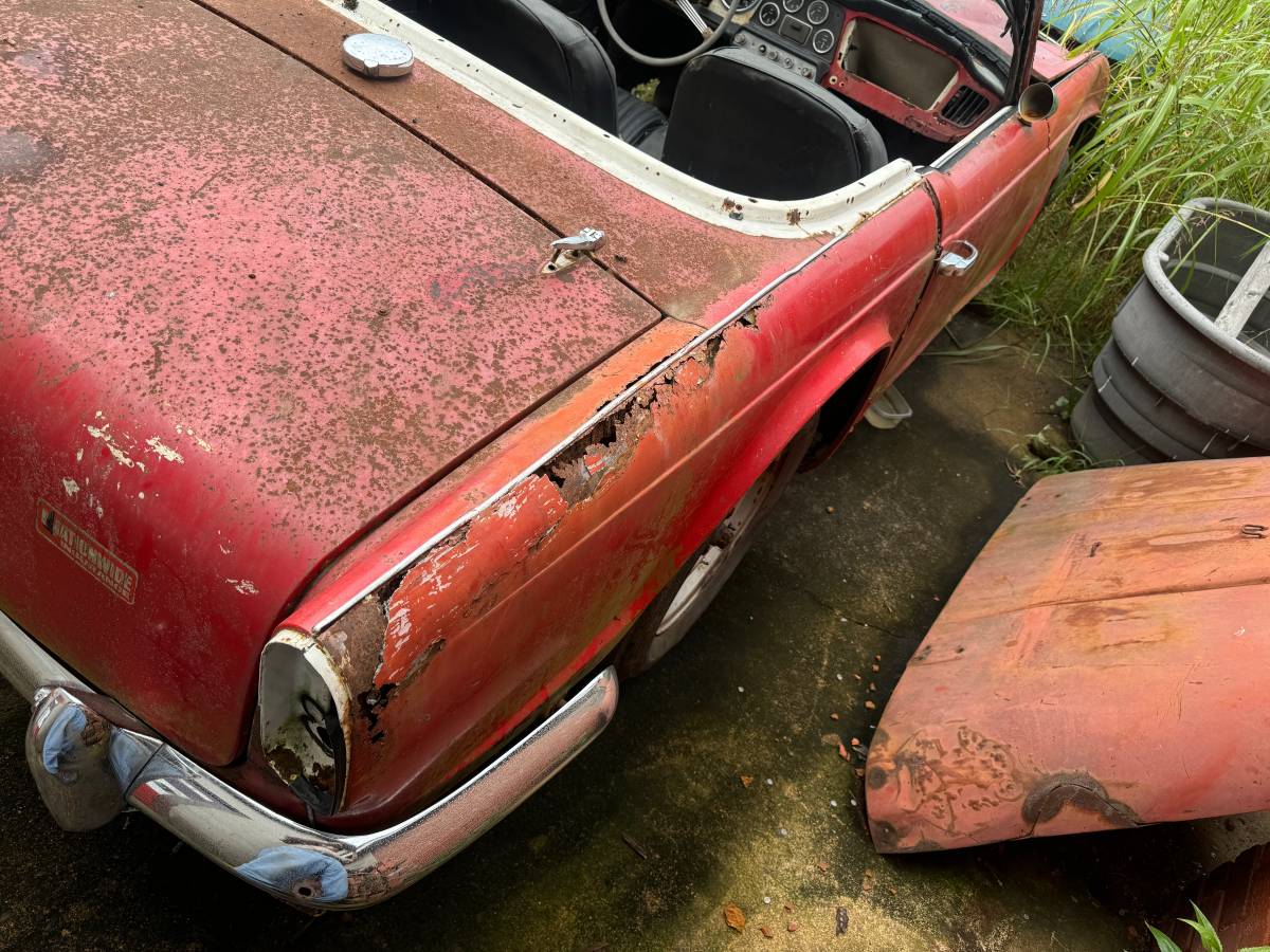 Triumph-tr4-1963-red-2