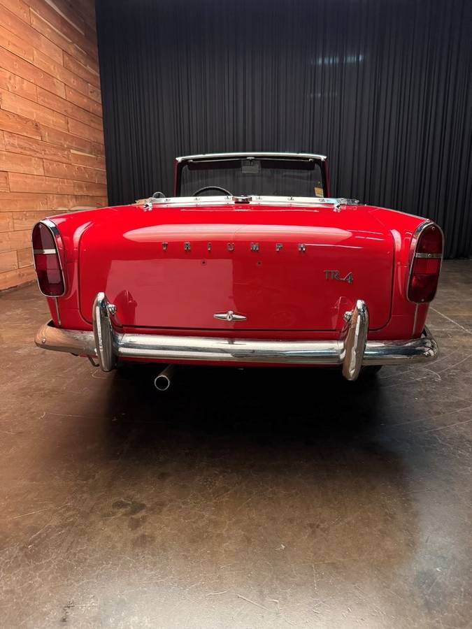 Triumph-tr4-1964-5
