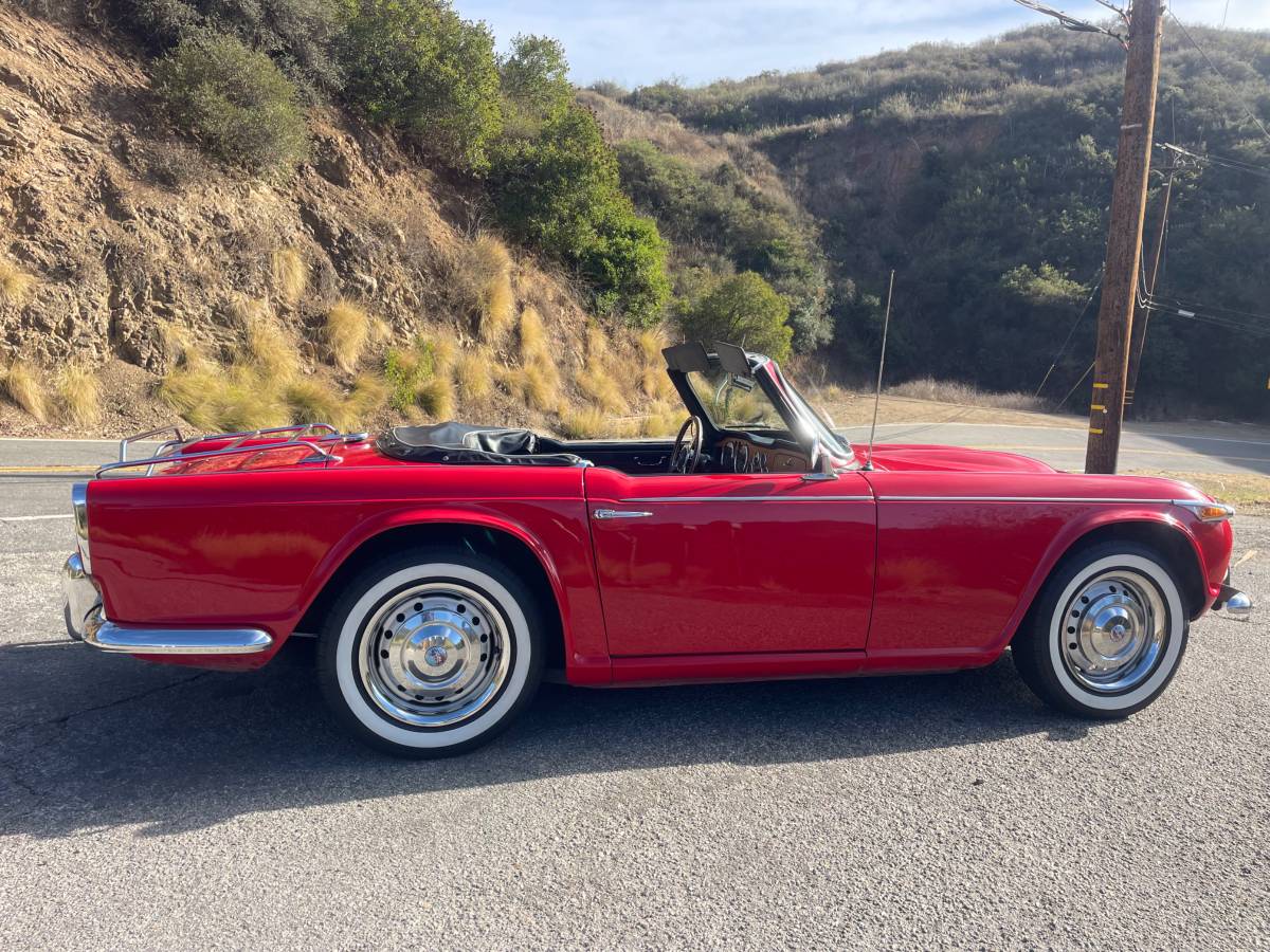 Triumph-tr4a-1968-red-1