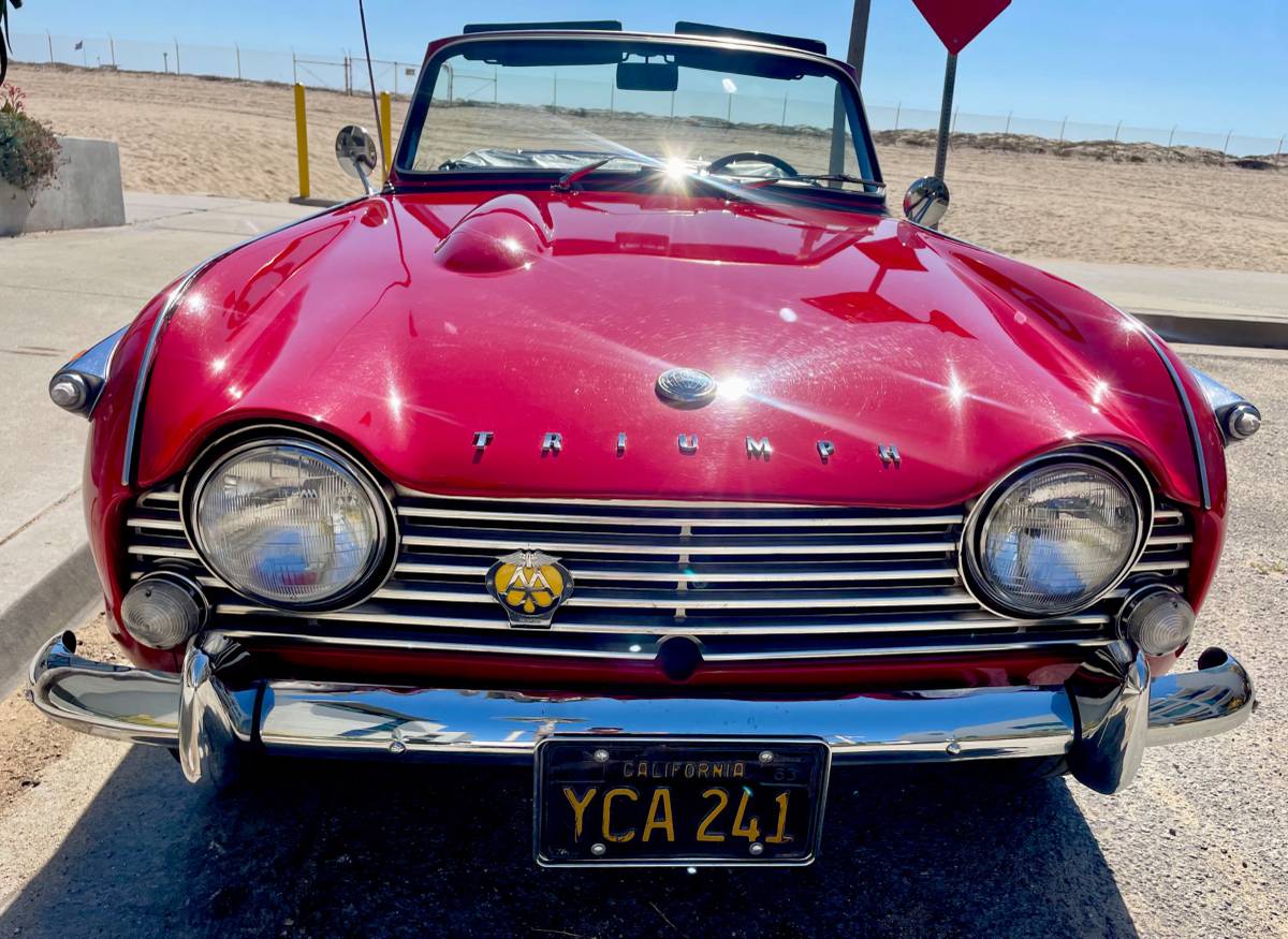 Triumph-tr4a-1968-red-11