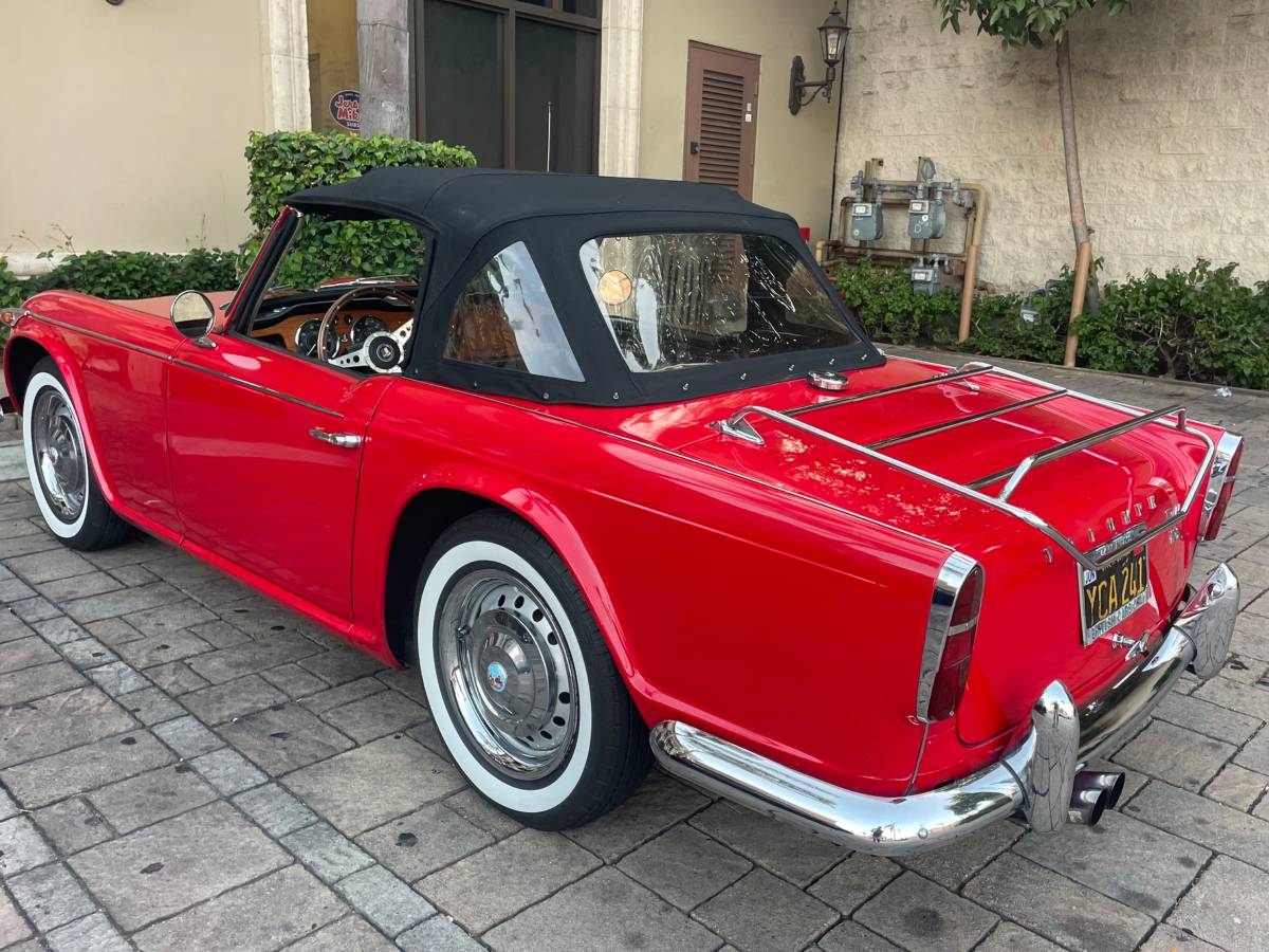 Triumph-tr4a-1968-red-13