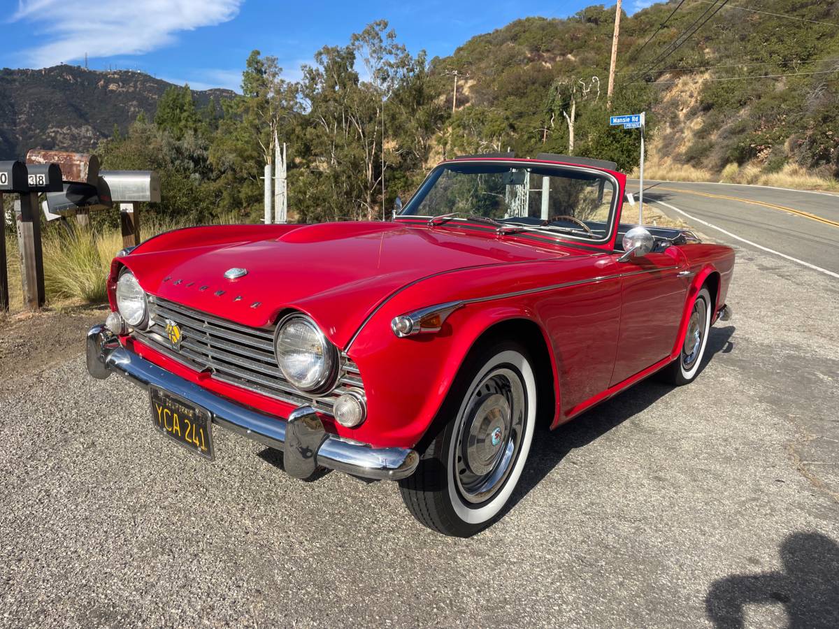 Triumph-tr4a-1968-red-3