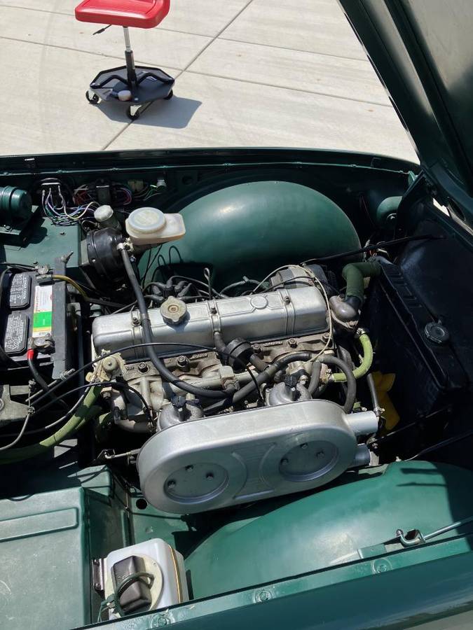 Triumph-tr6-1970-green-12