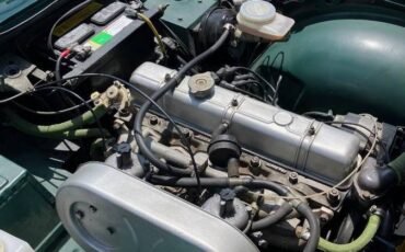 Triumph-tr6-1970-green-13