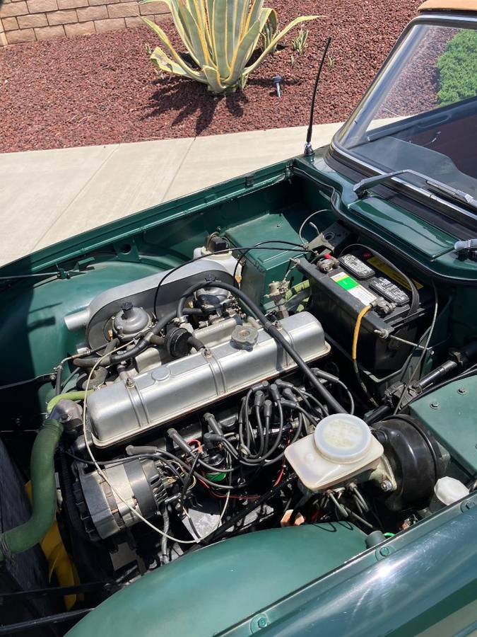 Triumph-tr6-1970-green-14