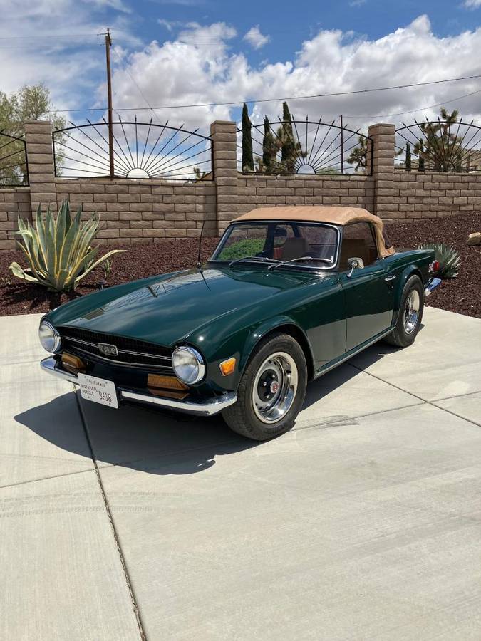 Triumph-tr6-1970-green-2