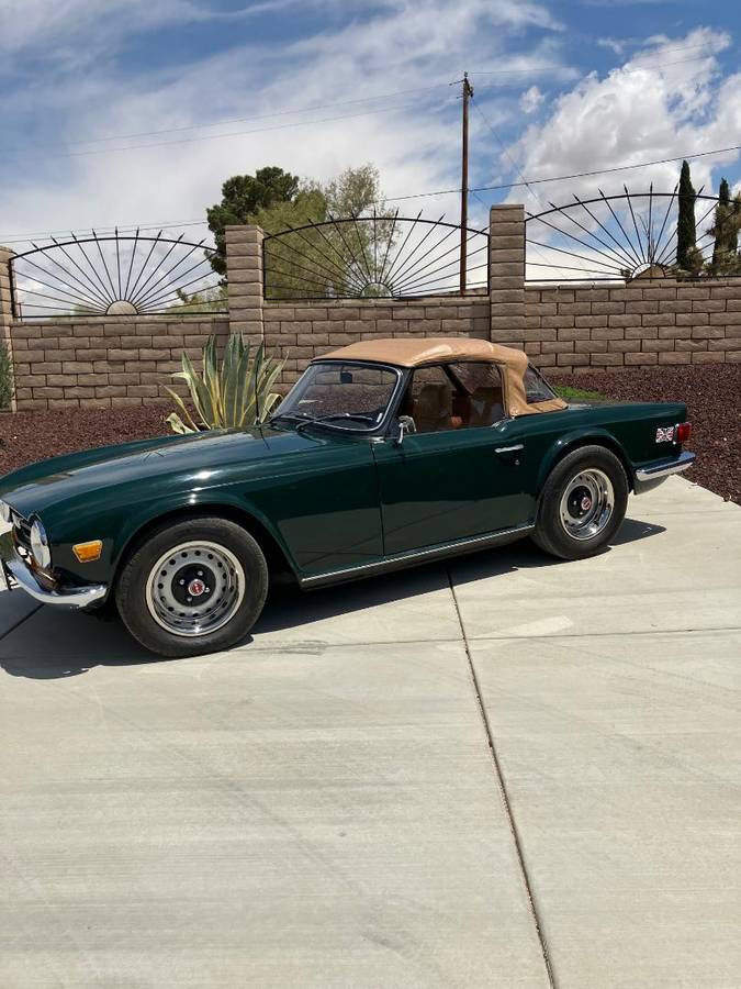 Triumph-tr6-1970-green-3