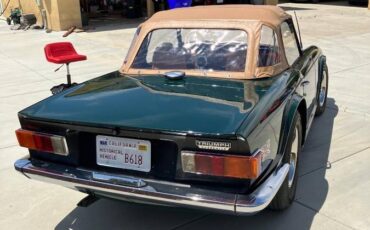 Triumph-tr6-1970-green-4