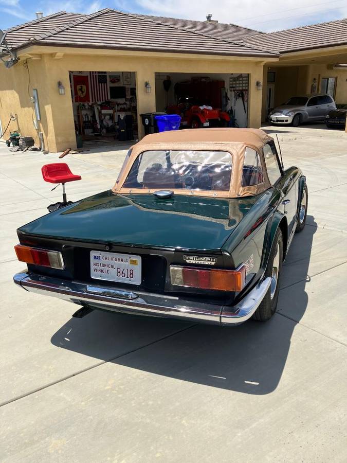 Triumph-tr6-1970-green-4