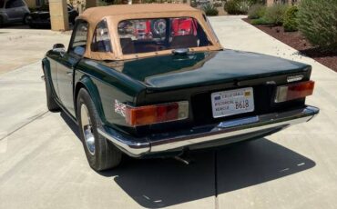 Triumph-tr6-1970-green-5