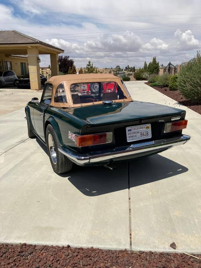 Triumph-tr6-1970-green-5