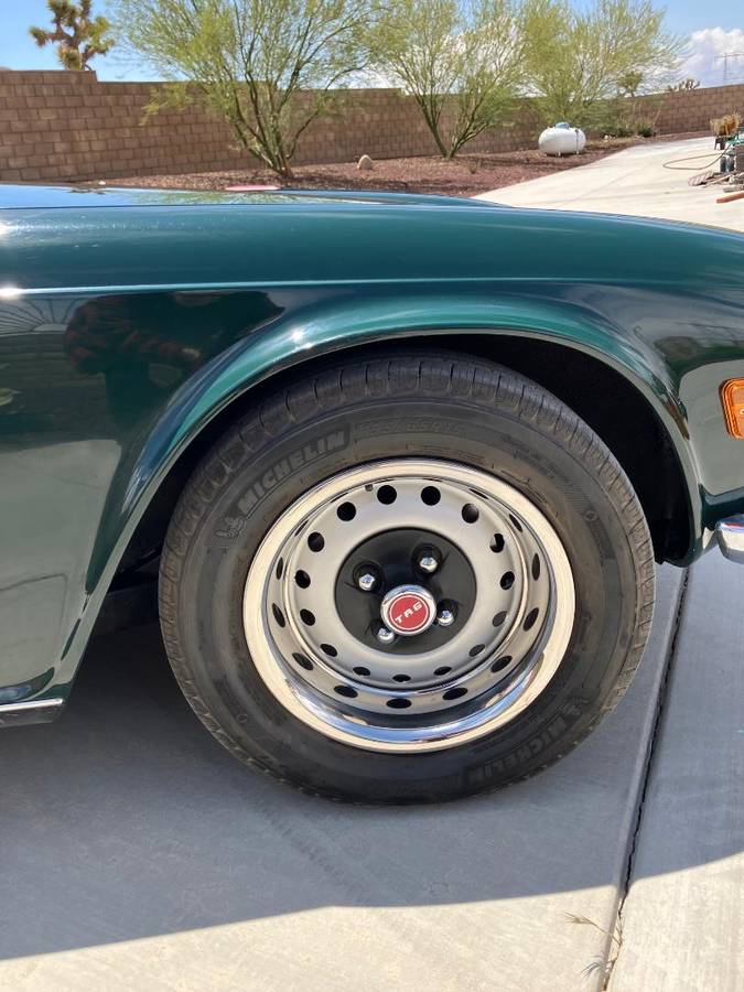 Triumph-tr6-1970-green-6