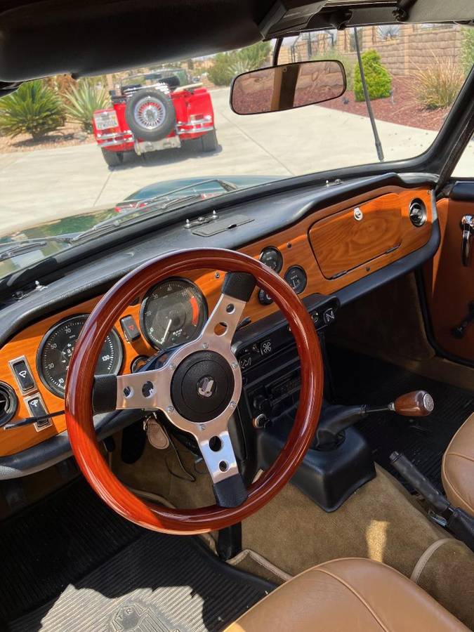 Triumph-tr6-1970-green-9