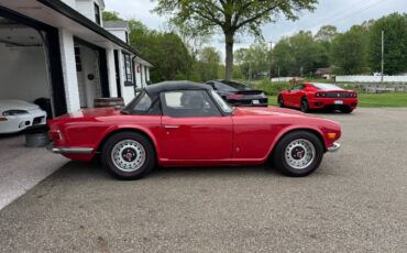 Triumph-tr6-1971-red-1